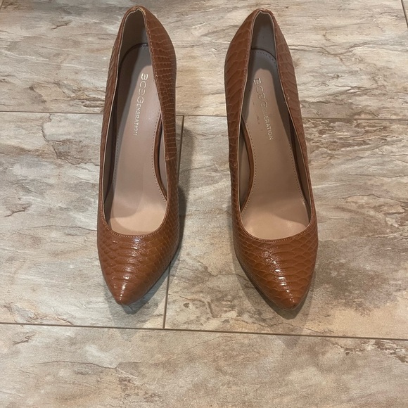 Pumps - Picture 4 of 5